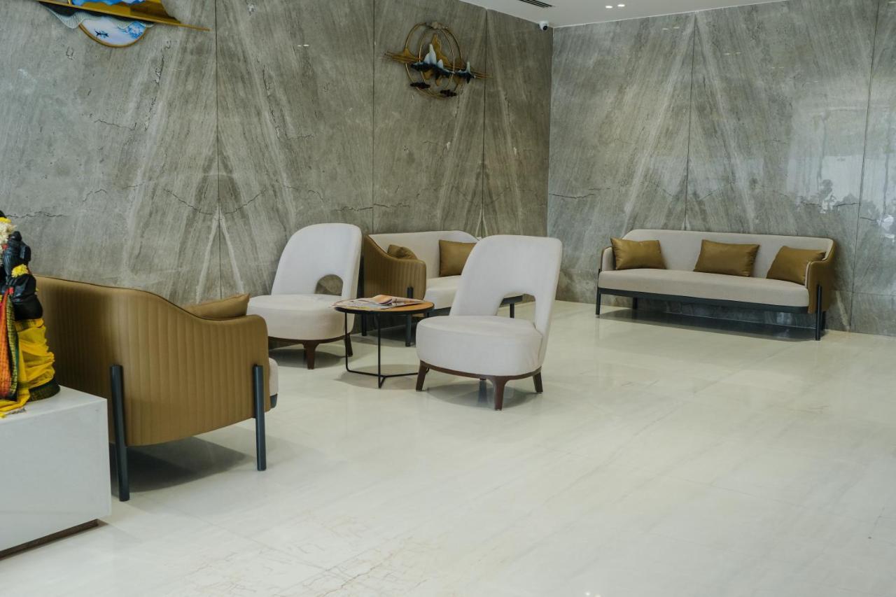 Hotel Tulips Grand Хидерабад Екстериор снимка